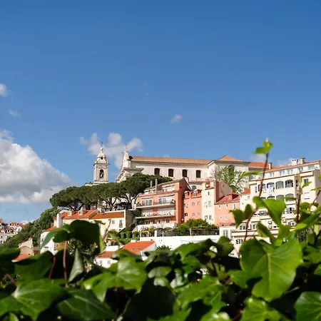 Group-Friendly 4Br Lisbon Duplex Castle View * 리스본