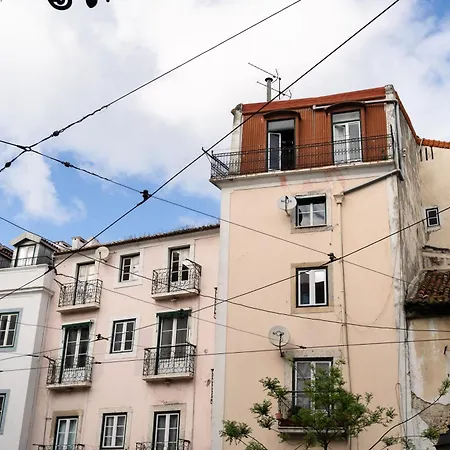 Group-Friendly 4Br Lisbon Duplex Castle View 아파트 리스본