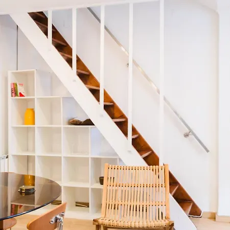 Group-Friendly 4Br Lisbon Duplex Castle View 아파트 리스본