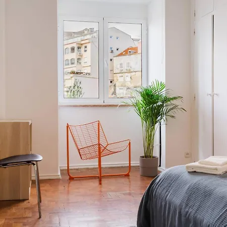 Group-Friendly 4Br Lisbon Duplex Castle View 아파트 리스본