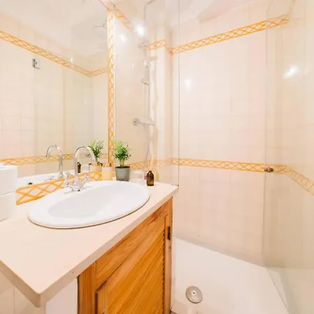 아파트 Group-Friendly 4Br Lisbon Duplex Castle View