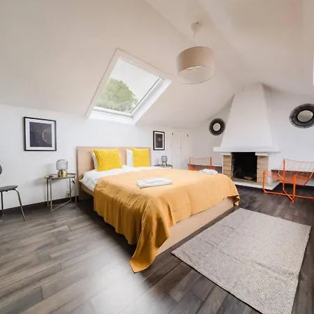 Group-friendly 4br Duplex Castle View * ליסבון