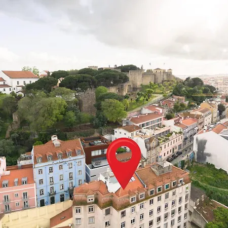 Group-Friendly 4Br Lisbon Duplex Castle View *