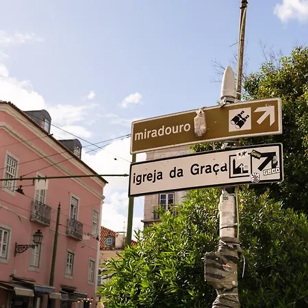 Group-friendly 4br Duplex Castle View Lisboa