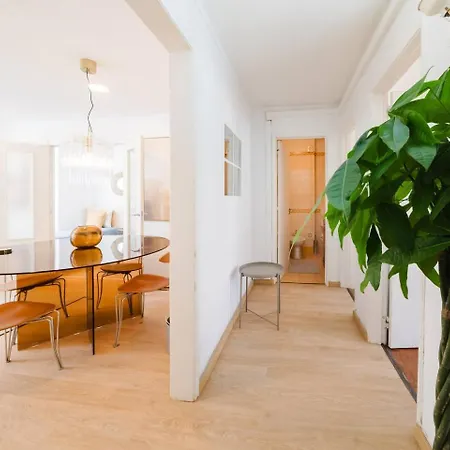 Group-Friendly 4Br Duplex Castle View In Lisbon *