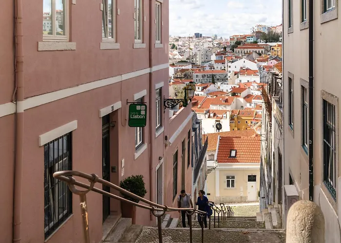 Group-friendly 4br Duplex Castle View Διαμέρισμα *