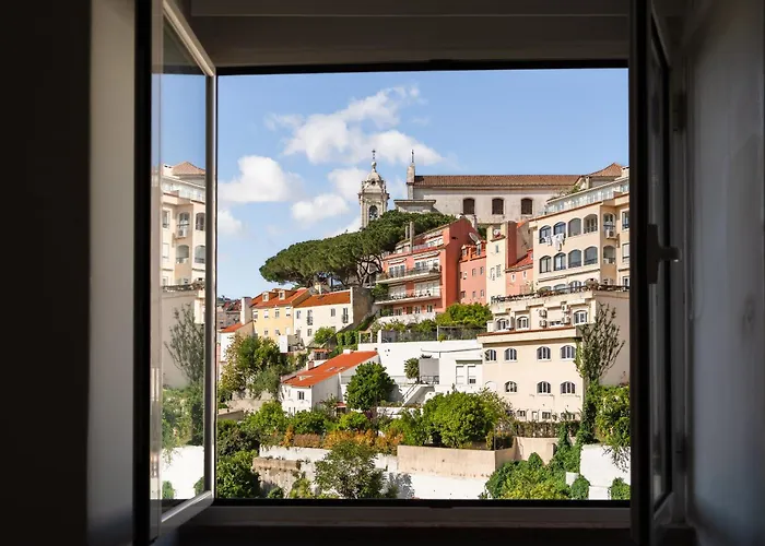 Group-friendly 4br Duplex Castle View Διαμέρισμα *