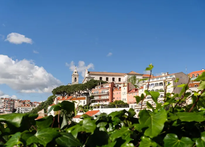 Group-friendly 4br Duplex Castle View * Lisboa