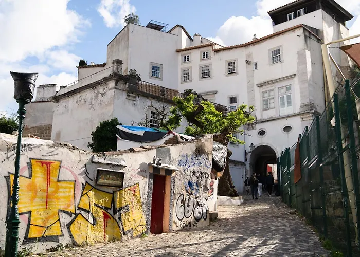 Group-friendly 4br Duplex Castle View Διαμέρισμα *