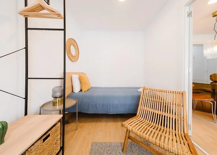 Group-friendly 4br Duplex Castle View * Lisboa