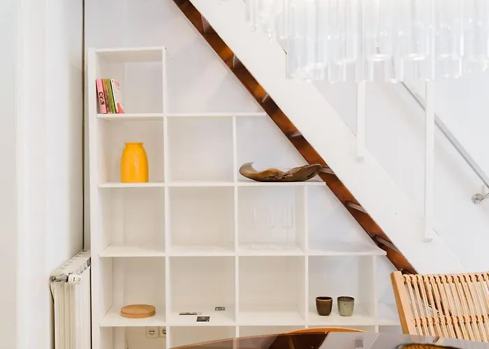 Group-friendly 4br Duplex Castle View Διαμέρισμα