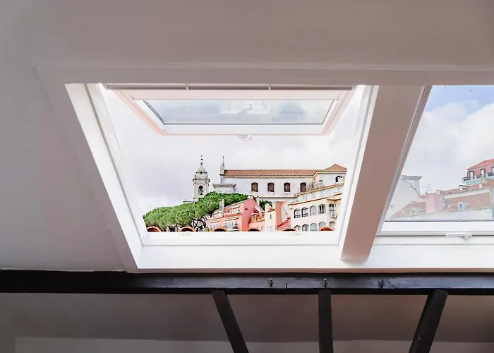 Group-friendly 4br Duplex Castle View Διαμέρισμα *