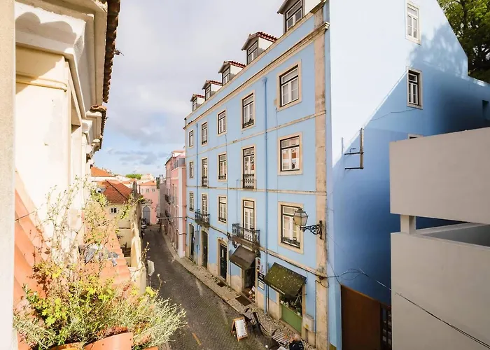 Group-friendly 4br Duplex Castle View Διαμέρισμα *