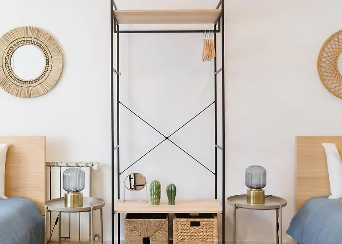 Group-friendly 4br Duplex Castle View