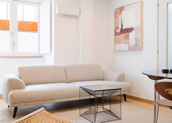 Group-friendly 4br Duplex Castle View Διαμέρισμα *