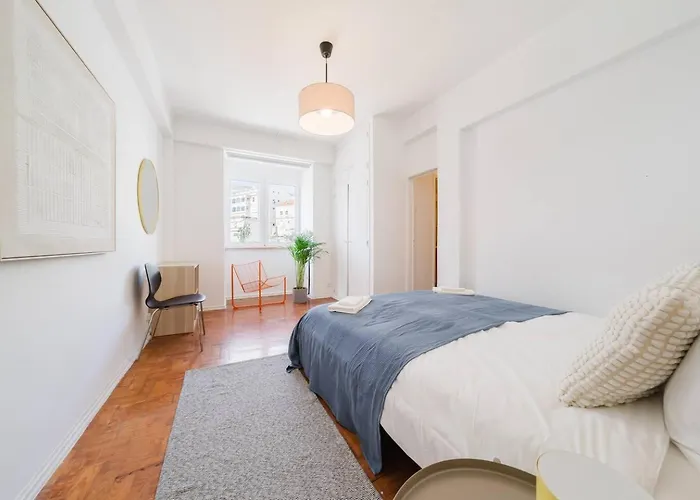 Group-friendly 4br Duplex Castle View Διαμέρισμα Lisboa