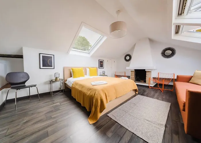 Group-friendly 4br Duplex Castle View * Lisboa