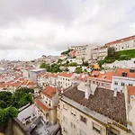 Group-friendly 4br Duplex Castle View Appartement