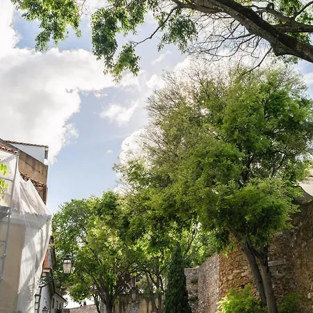 Group-friendly 4br Duplex Castle View * Lisboa