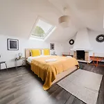 Group-friendly 4br Duplex Castle View * Lisboa