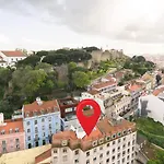 Group-friendly 4br Duplex Castle View *