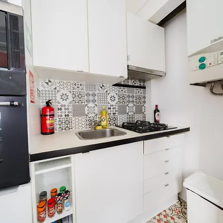 Apartment Group-friendly 4br Duplex Castle View
